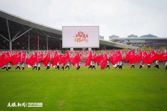 本轮西甲，赫塔费3-0完胜塞维利亚，格林伍德点射破门并有一次助攻，他的助攻和进球还分别是用左右脚完成，再次展现了双足能力。